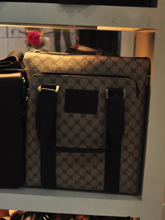 男包箱包商場爆款 融合國際設(shè)計(jì)趨勢的時(shí)尚選擇